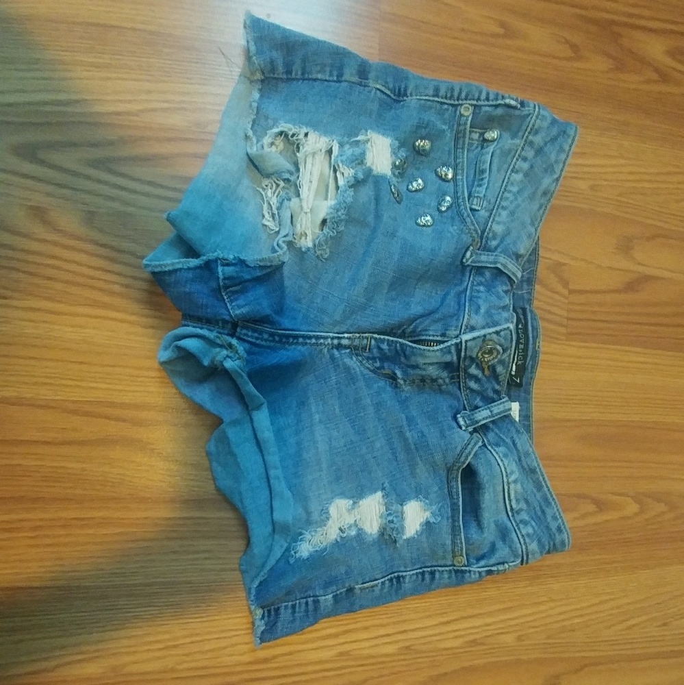 Short shorts